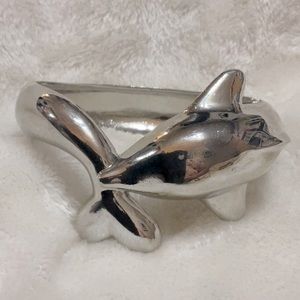 Dolphin Silvertone Clamper Bracelet🐬